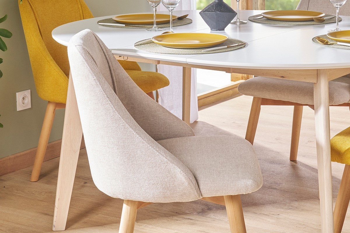 Set de 2sillas de tela efecto aterciopelado texturizado beige y madera clara HIGGINS