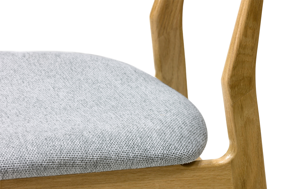 Set de 2 sillas nrdicas de tejido efecto aterciopelado texturizado gris jaspeado y madera clara de haya maciza MAYA
