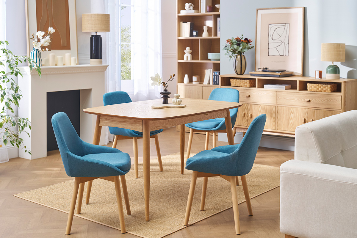 Set de 2 sillas nrdicas de tela azul petrleo y madera clara maciza HOLO