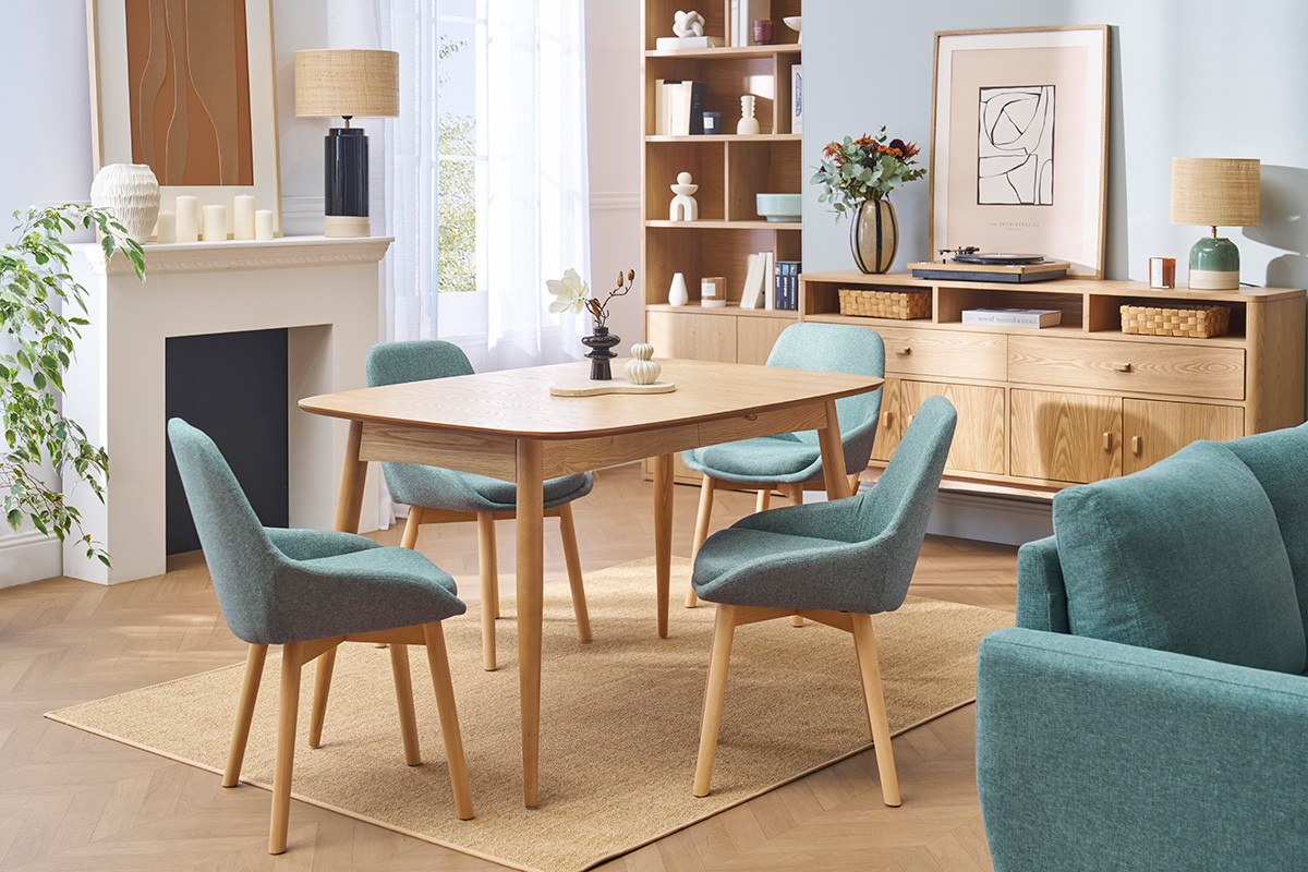 Set de 2 sillas nrdicas de tela verde grisceo y madera clara maciza HOLO