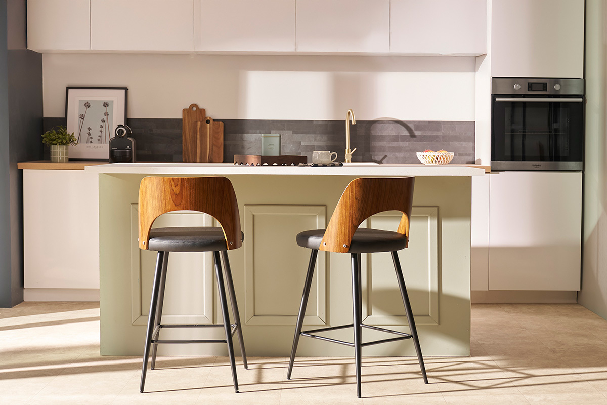 Set de 2taburetes de cocina de diseo madera y blanco 66,5cm FALCOM
