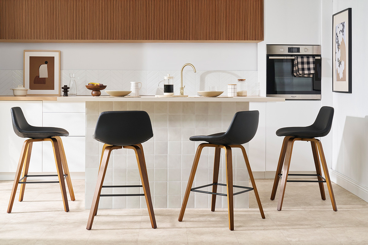Set de 2taburetes de cocina de diseo negro y nogal 65cm NONIE