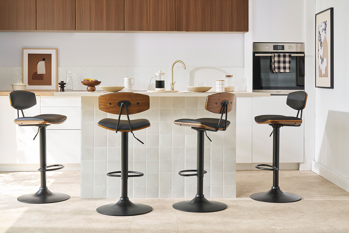 Set de 2 taburetes de cocina de diseo regulable negro y madera oscura VASCO