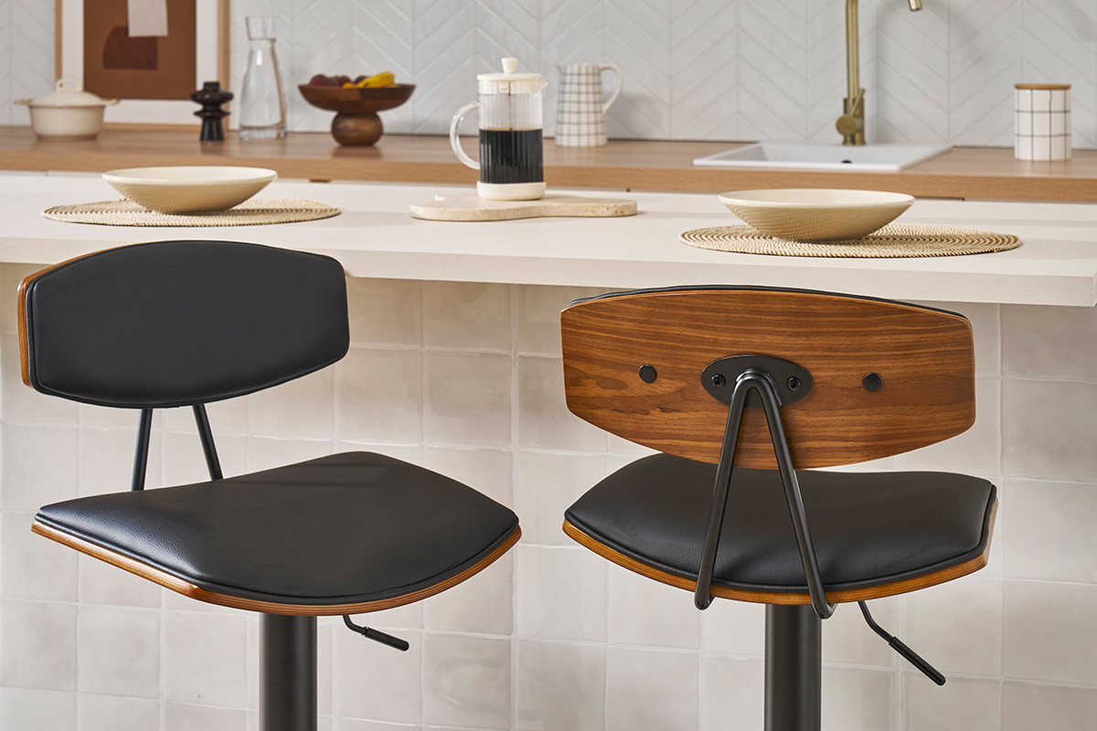 Set de 2 taburetes de cocina de diseo regulable negro y madera oscura VASCO