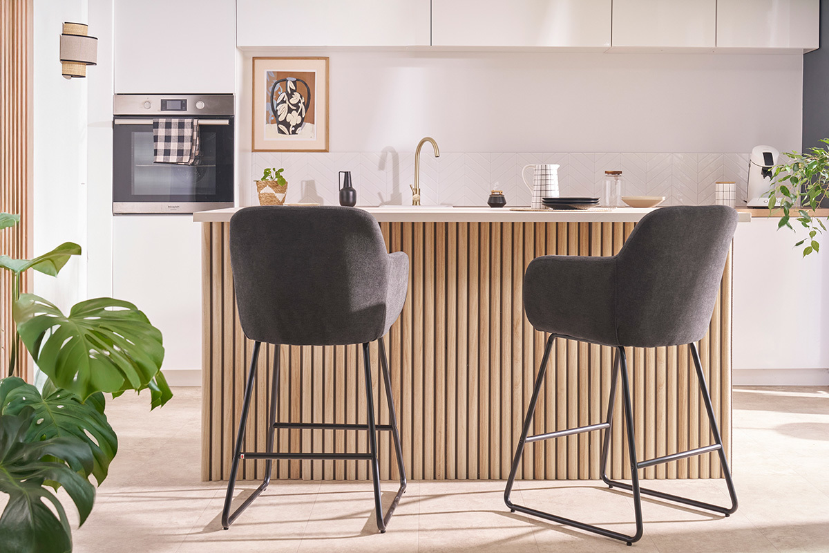 Set de 2 taburetes de cocina efecto aterciopelado gris oscuro 65cm de altura AMIKA