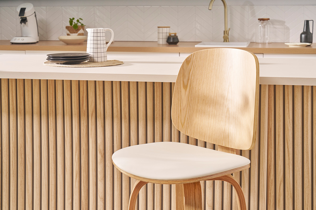 Set de 2taburetes de cocina giratorios de diseo blanco y madera clara 66cm BECK