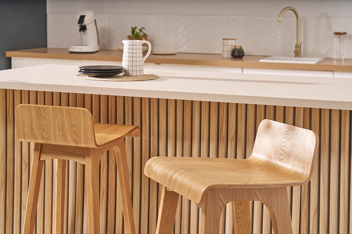 Set de 2 taburetes de cocina nrdicos de madera clara BALTIK
