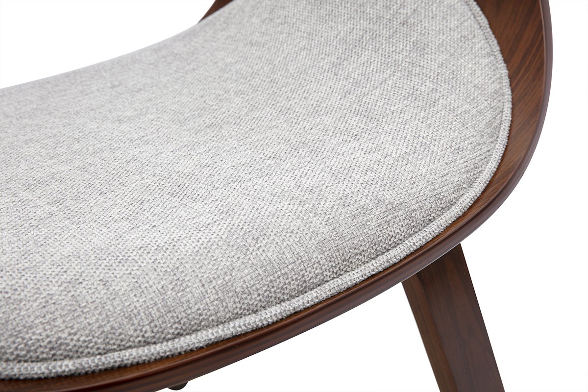 Detalle de la silla de dise�o BENT con asiento de tela gris y estructura de madera oscura.
