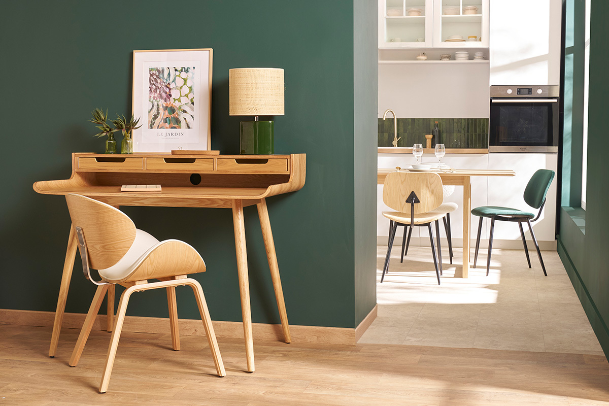 Silla de diseo negra y madera clara WALNUT