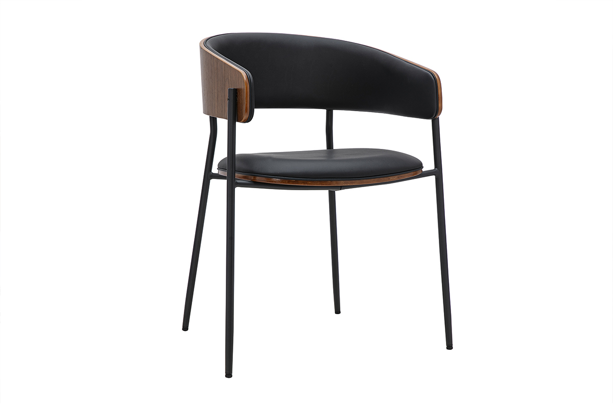Silla de dise�o negra y madera oscura de nogal con respaldo envolvente, vista en 3/4
