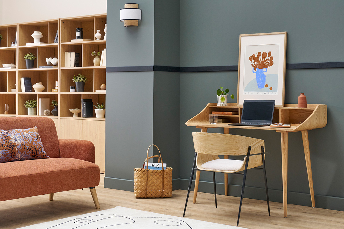 Silla de diseo negra y madera oscura WESS