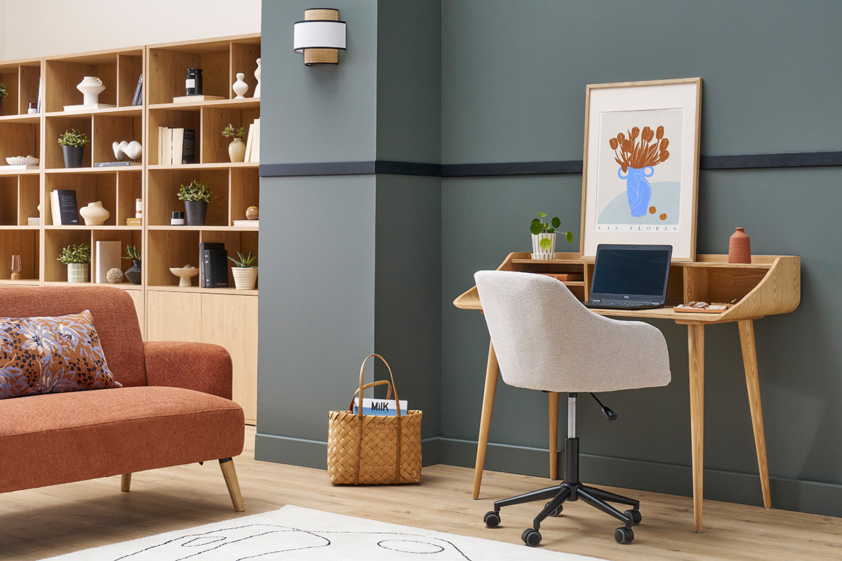 Silla de oficina acolchada con ruedas de tela de terciopelo texturizado beige y metal negro BALTIK