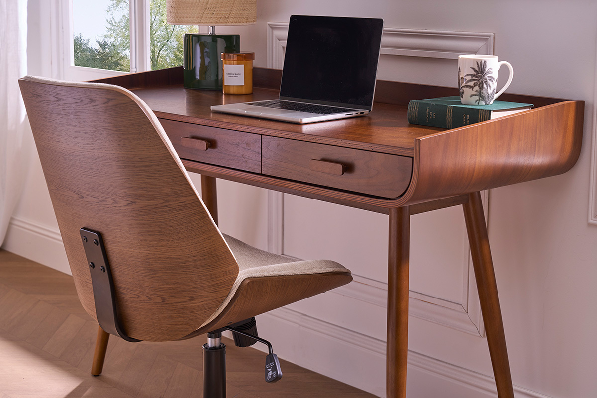 Silla de oficina con ruedas de madera y tela de terciopelo texturizado beige DOUGLAS