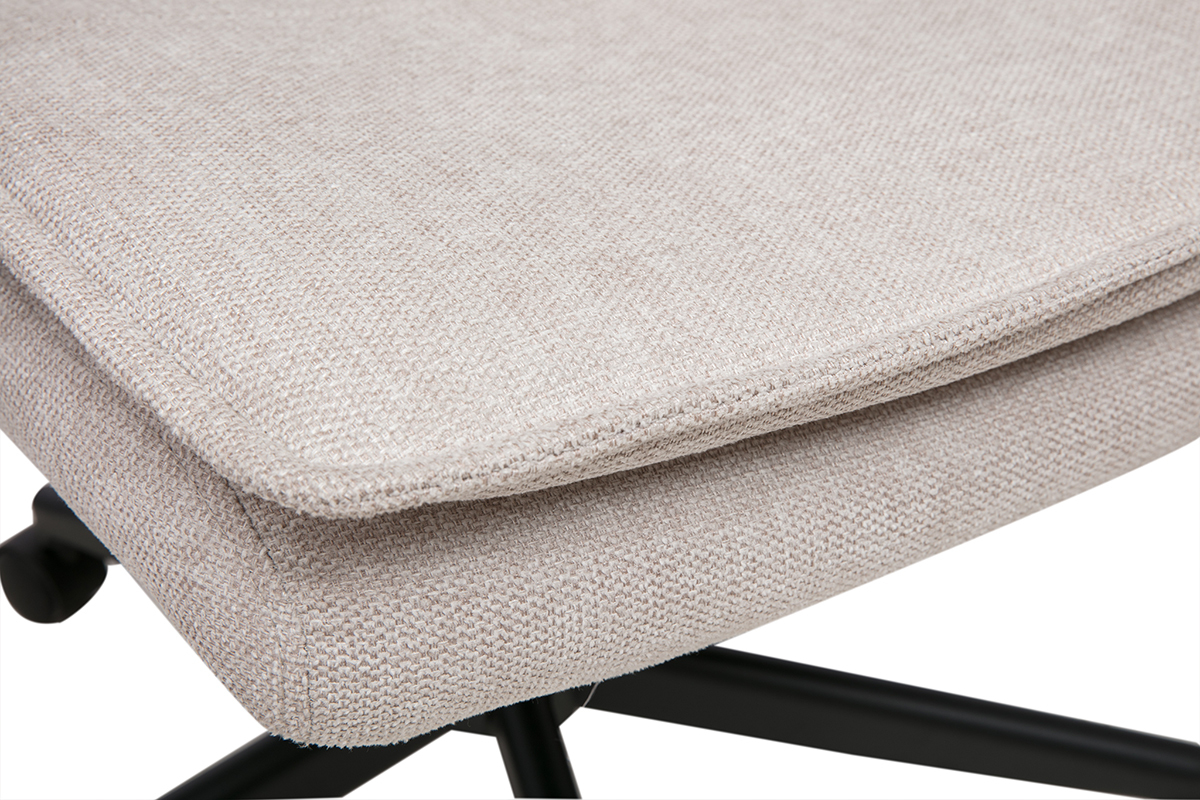 Detalle del asiento acolchado en tejido de efecto terciopelo texturizado beige de la silla de oficina SAEL.