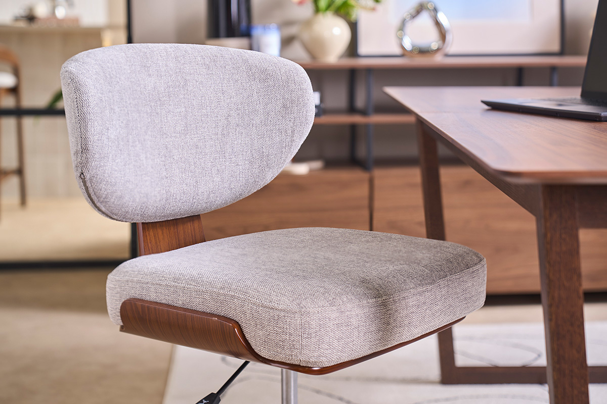 Silla de oficina de madera y tela de efecto terciopelo texturizado gris HANZ