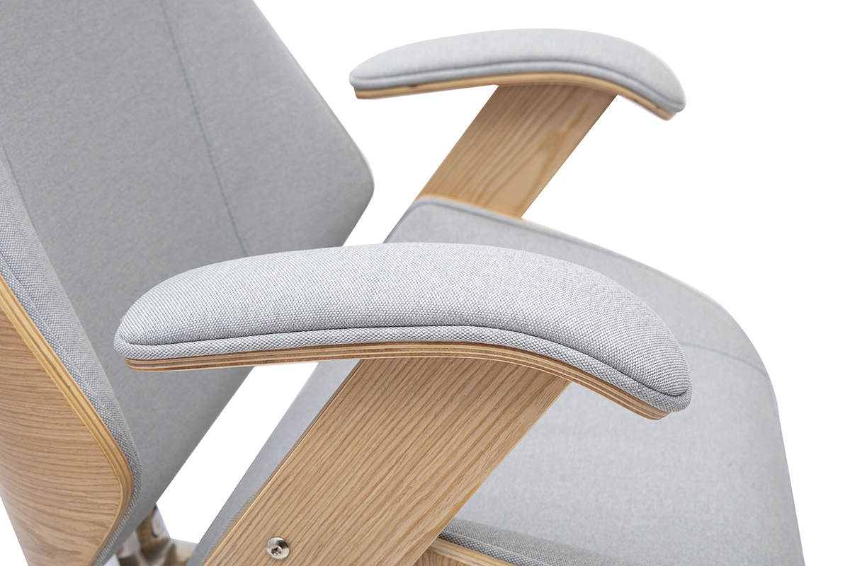 Apoyabrazos acolchados de la silla de oficina MUSK en tela gris y madera clara.
