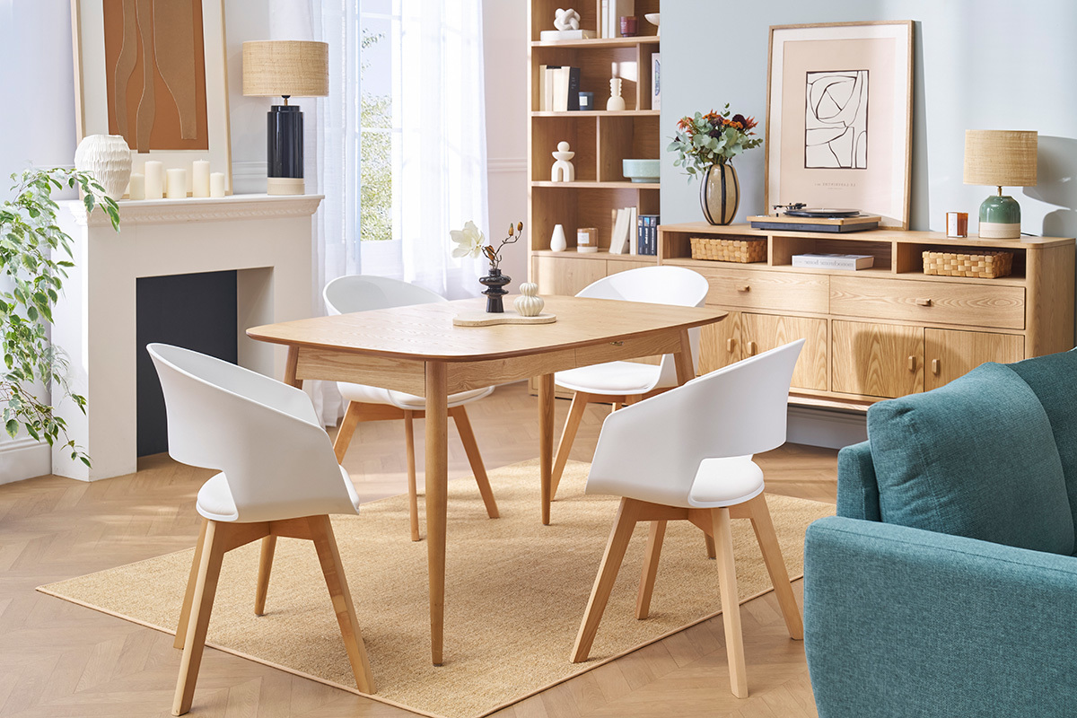 Silla escandinava blanca y de madera clara PRISMA