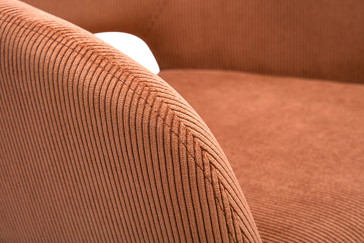 Silla giratoria 360� de terciopelo acanalado color tierra quemada y metal negro LAURETTE