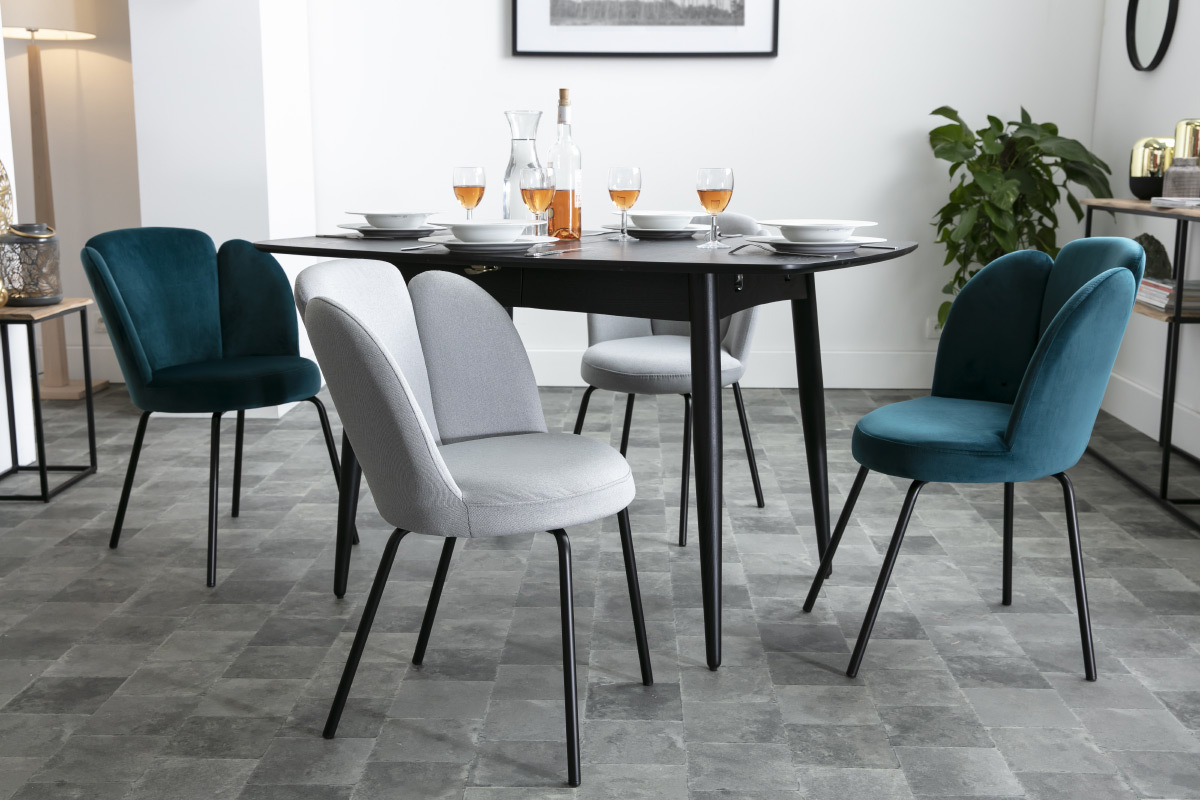 Silla moderna en tejido gris claro FLOS