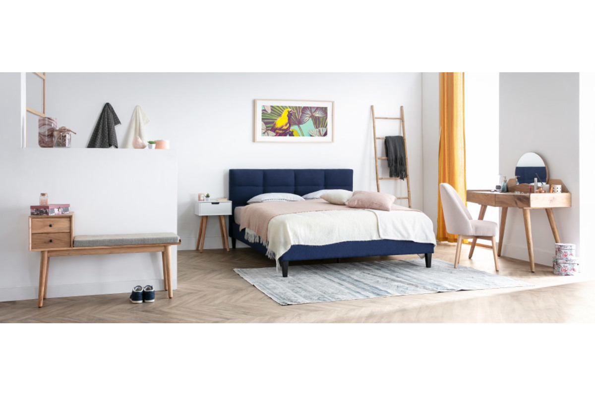 Silla nrdica en tejido rosa LIV