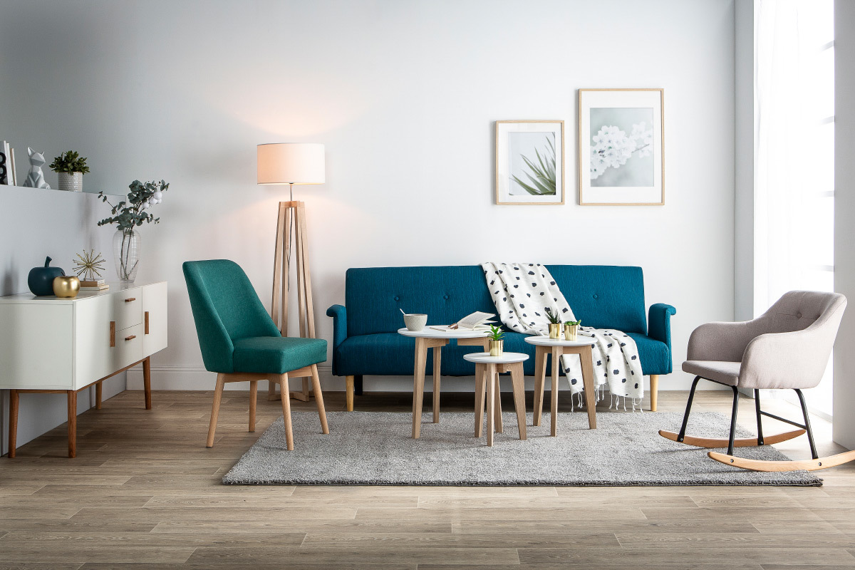 Silla nrdica tejido azul patas madera clara LIV