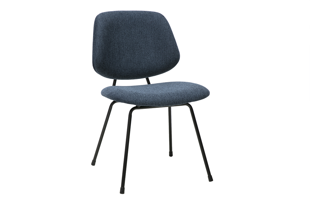 Silla de dise�o en tejido de terciopelo azul oscuro con estructura de metal negro, vista de 3/4.