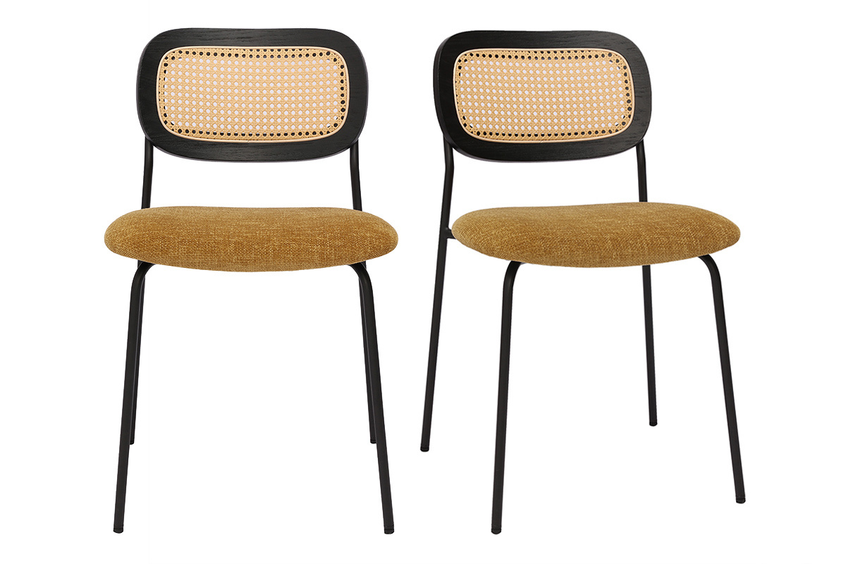 Dos sillas con asiento de tela efecto terciopelo bronce, respaldo de rat�n trenzado, patas de metal negro.