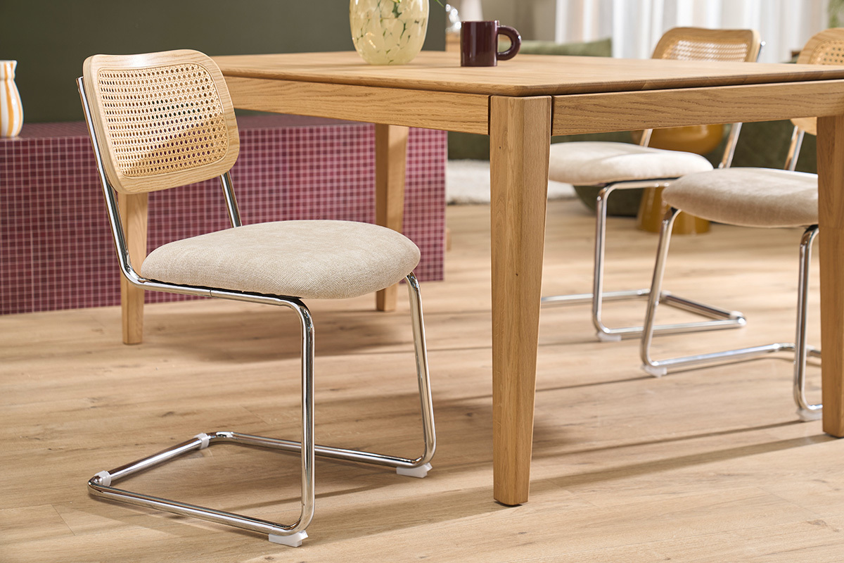 Sillas de dise�o en tela efecto terciopelo texturizado beige, metal cromado y cannage de rat�n (pack de 2) ELECTRA