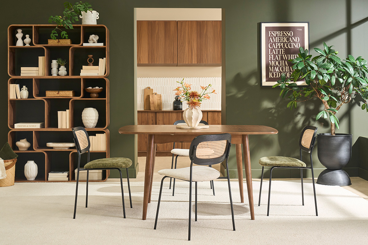 Sillas de dise�o en tela efecto terciopelo texturizado beige, metal negro y rejilla de rat�n (juego de 2) MIRANDA