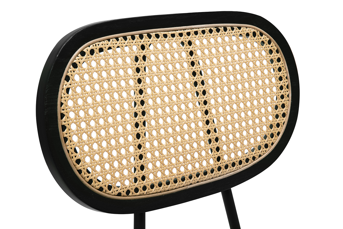 Respaldo de silla en rat�n y metal negro, vista ampliada.