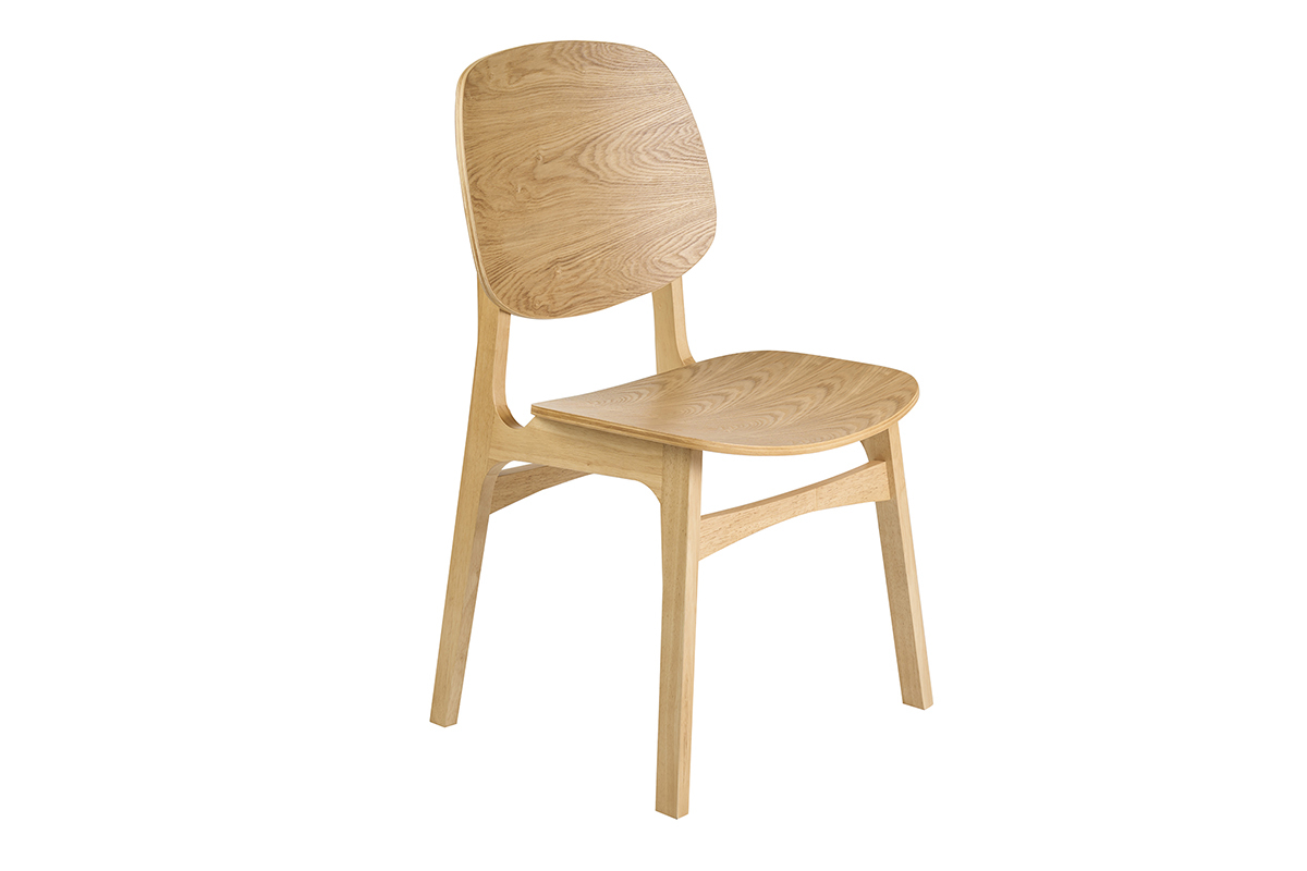 Silla de madera clara de fresno, dise�o escandinavo, vista en 3/4