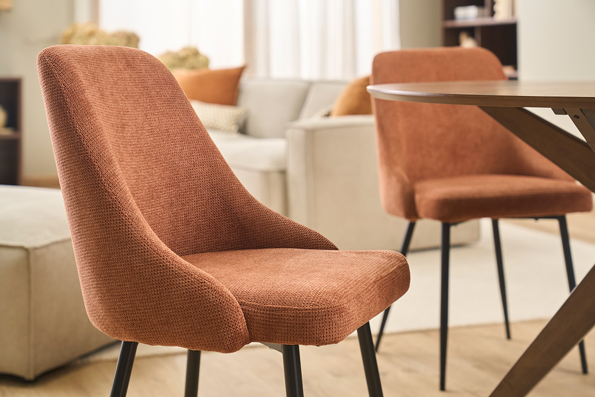 Sillas de tejido chenilla tierra quemada y metal negro (juego de 2) HASTA