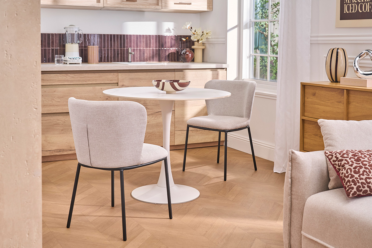Sillas de tejido efecto terciopelo texturizado beige y metal negro (lote de 2) LISOR