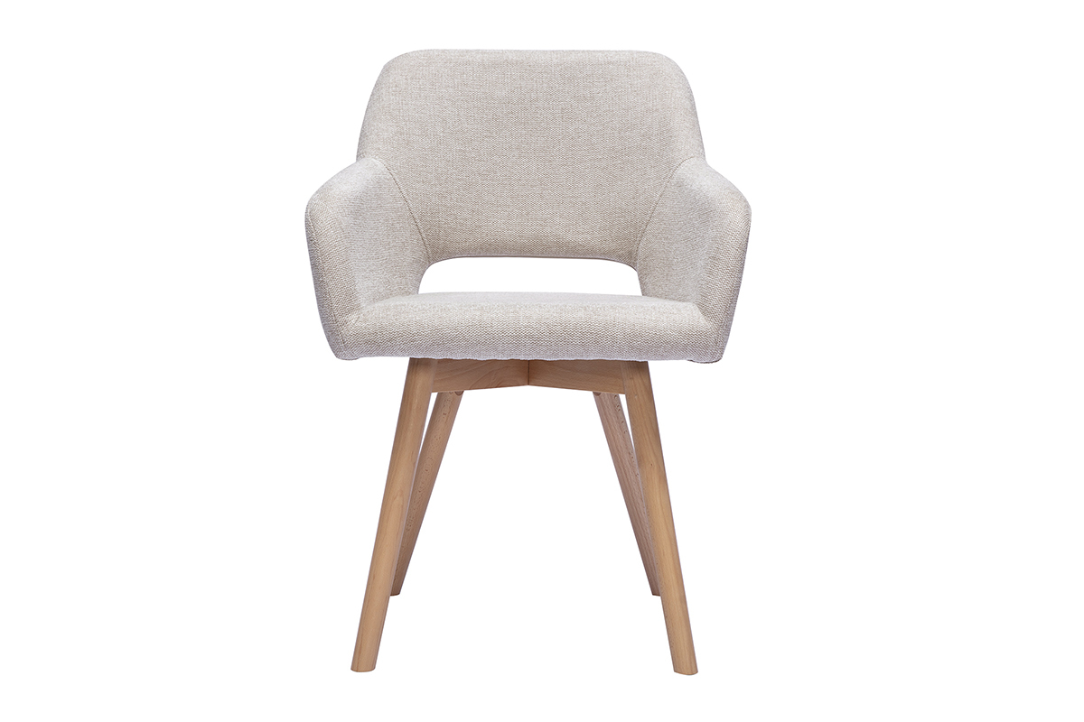 Silla de tela beige con reposabrazos y patas de madera clara, vista frontal