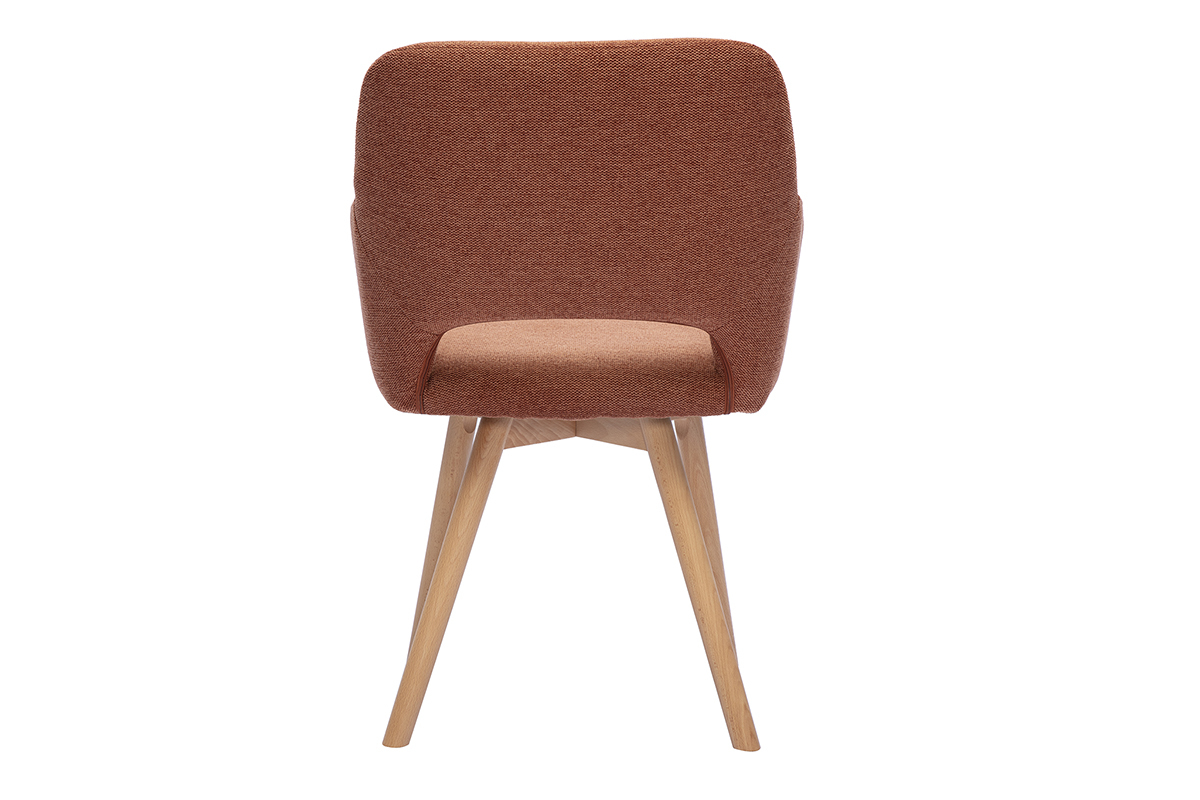 Silla de tela con efecto terciopelo texturizado color tierra quemada, vista trasera, con patas de madera clara.