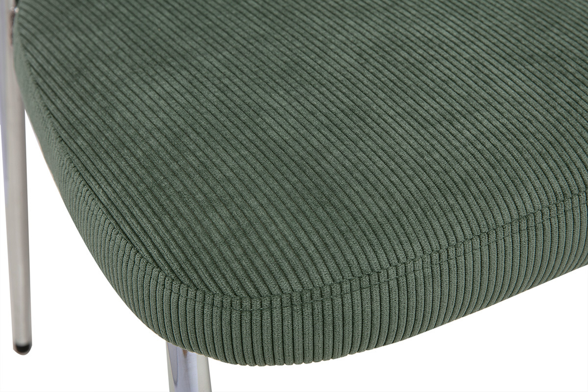 Detalle del asiento de la silla de tela de terciopelo acanalado verde caqui, vista desde arriba