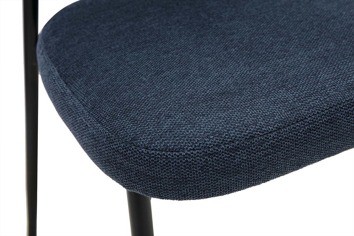 Detalle del asiento en tejido azul oscuro texturizado de la silla BREKA, �ngulo de vista cercano