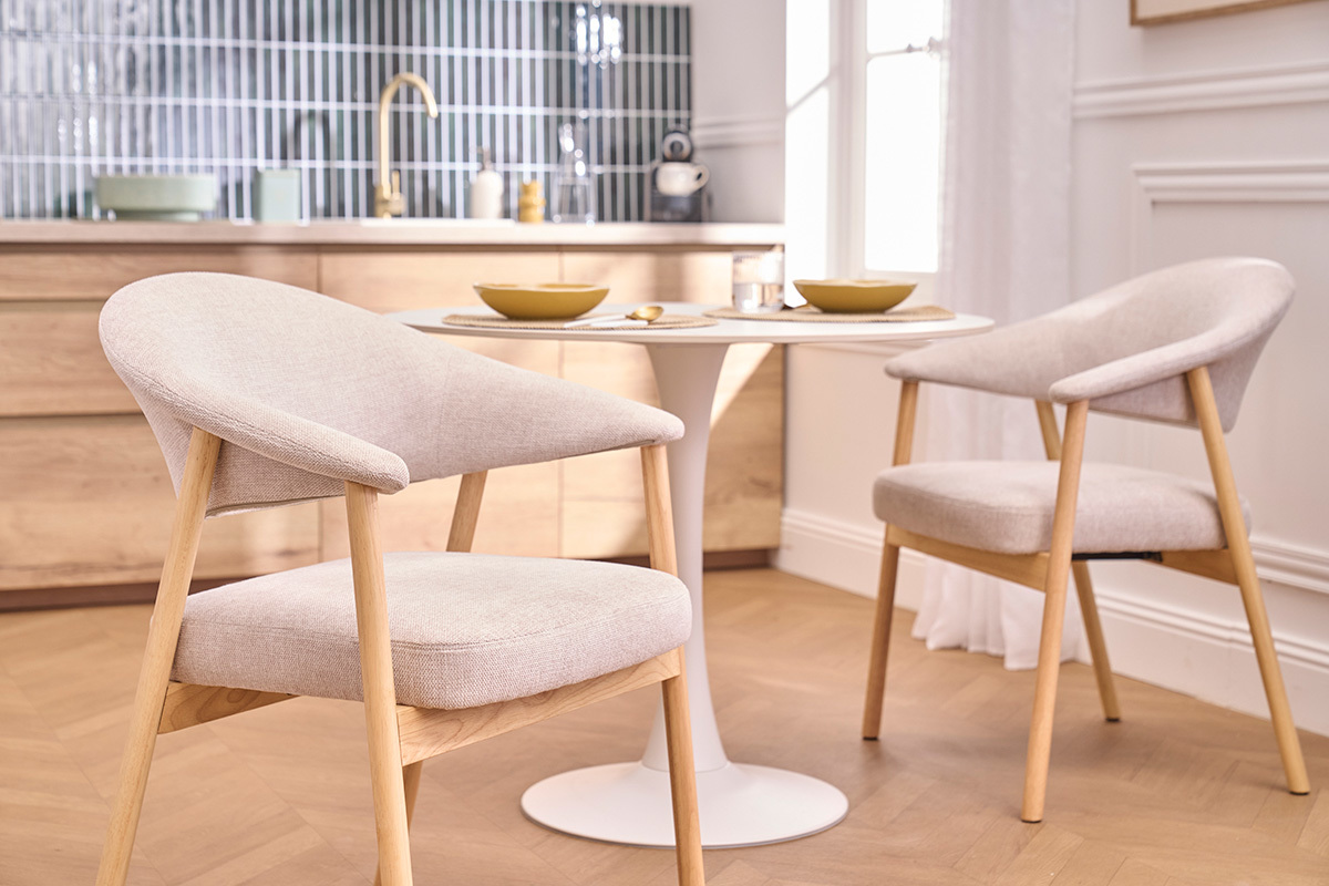 Sillas de tela efecto terciopelo texturizado beige y madera clara (paquete de 2) GIULIA