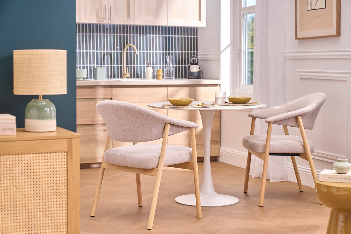 Sillas de tela efecto terciopelo texturizado beige y madera clara (paquete de 2) GIULIA