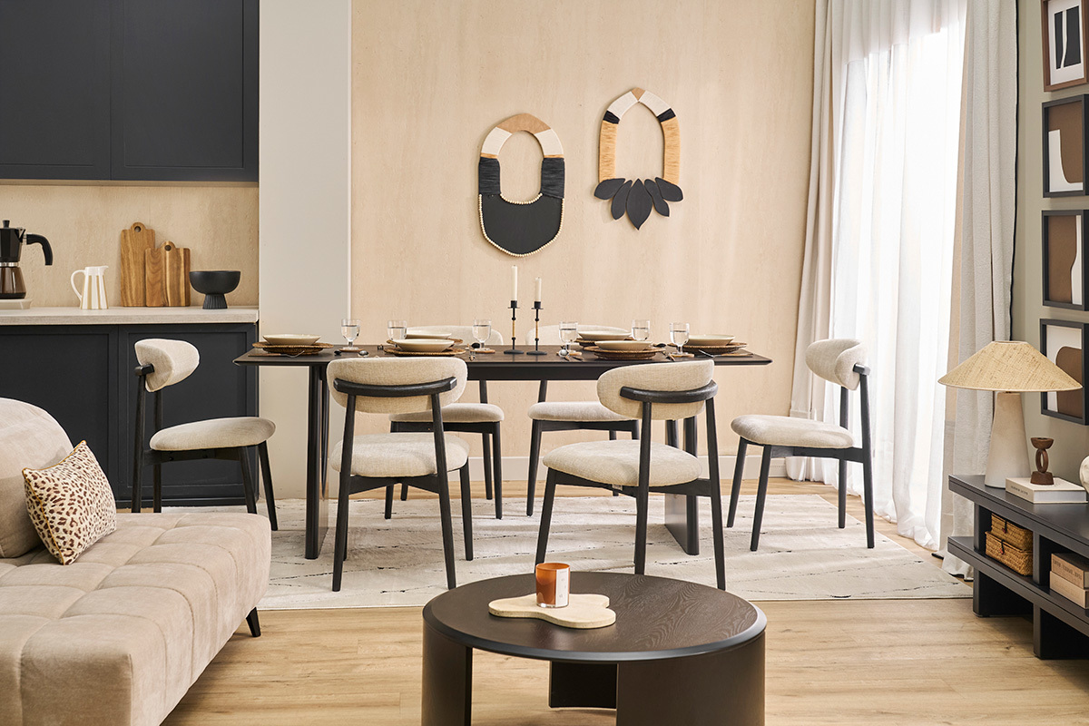 Sillas de tela efecto terciopelo texturizado beige y madera negra (juego de 2) SIAME