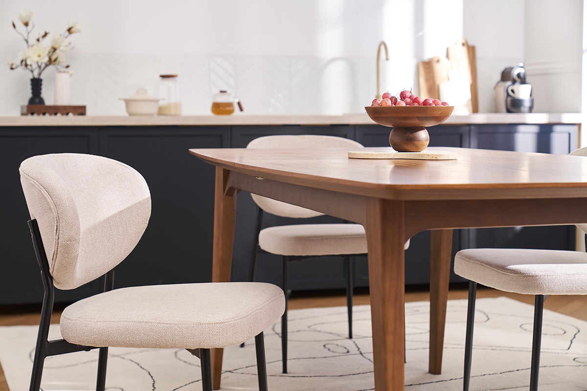 Sillas de tela efecto terciopelo texturizado beige y metal negro (juego de 2) BREKA