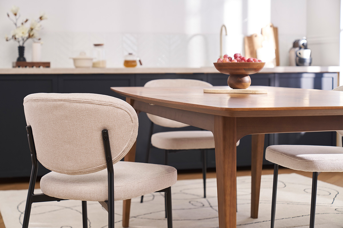 Sillas de tela efecto terciopelo texturizado beige y metal negro (juego de 2) BREKA