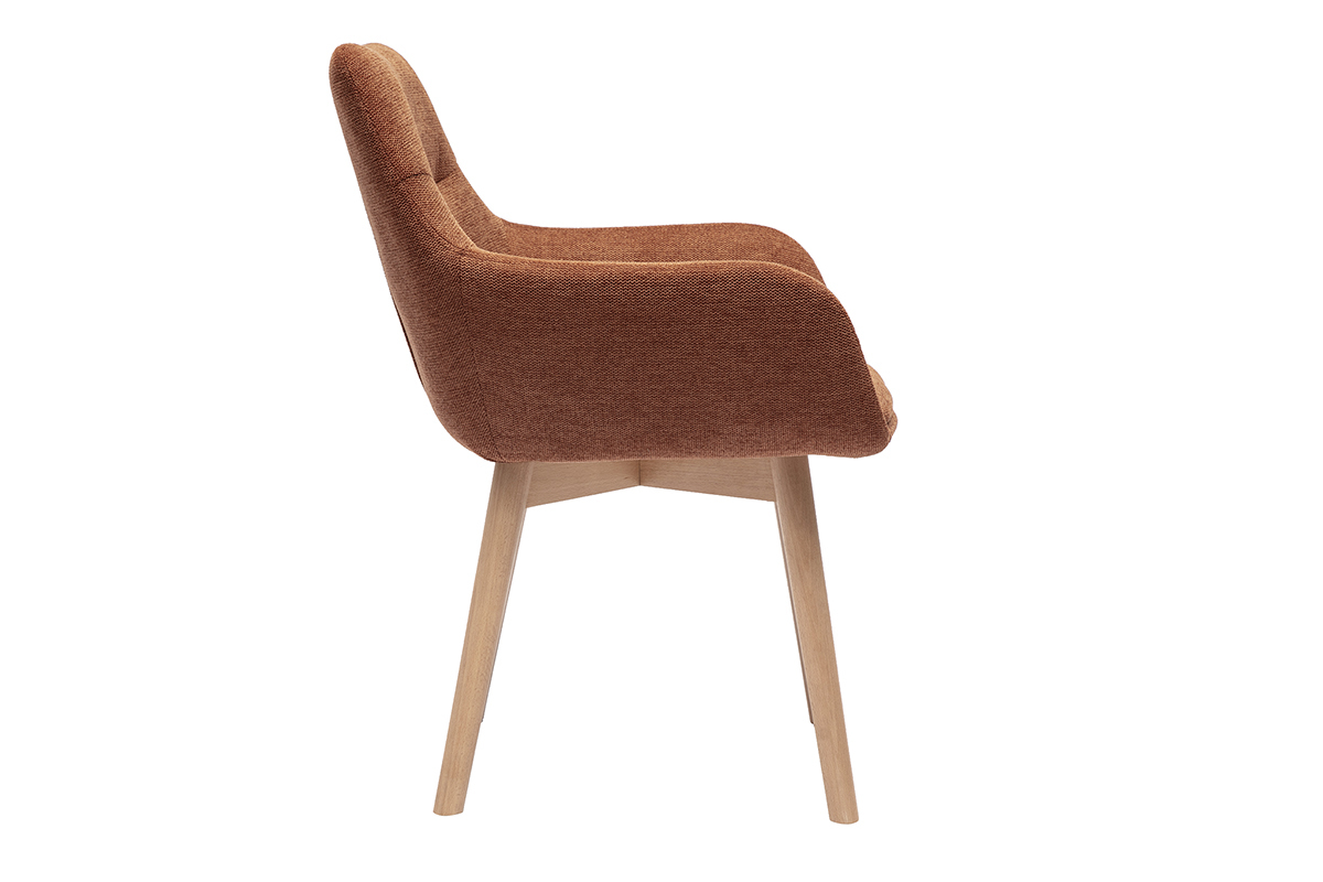 Silla ALESS de terciopelo color tierra quemada vista de perfil, con patas de madera clara.