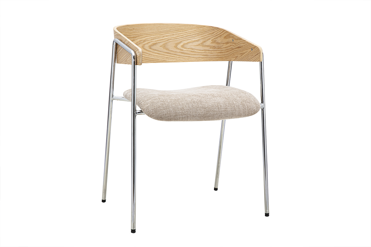 Silla de tela con efecto terciopelo topo con respaldo de madera clara y patas de metal cromado, vista de 3/4.