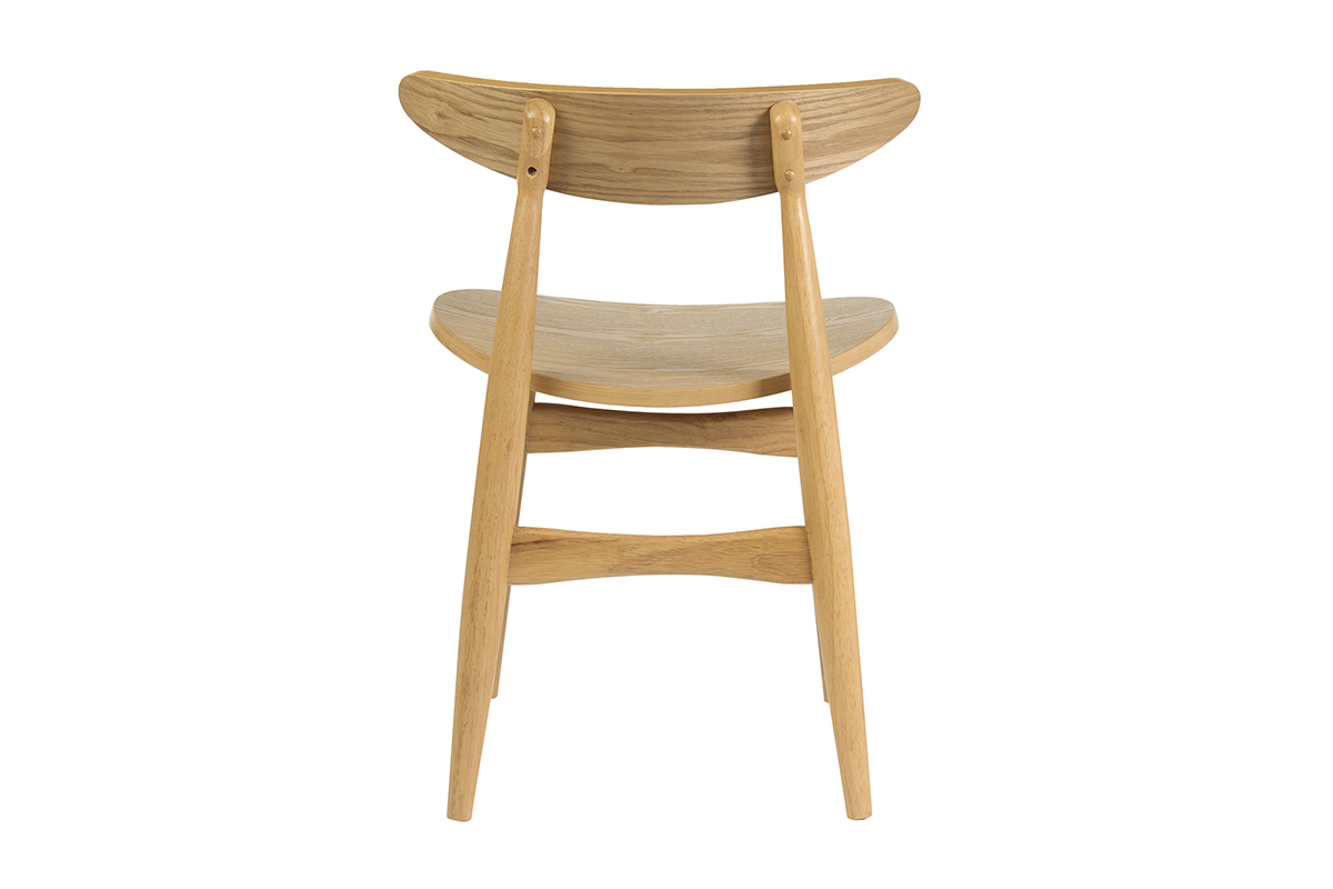 Sillas escandinavas de madera clara, vista trasera con un dise�o limpio y curvas elaboradas.
