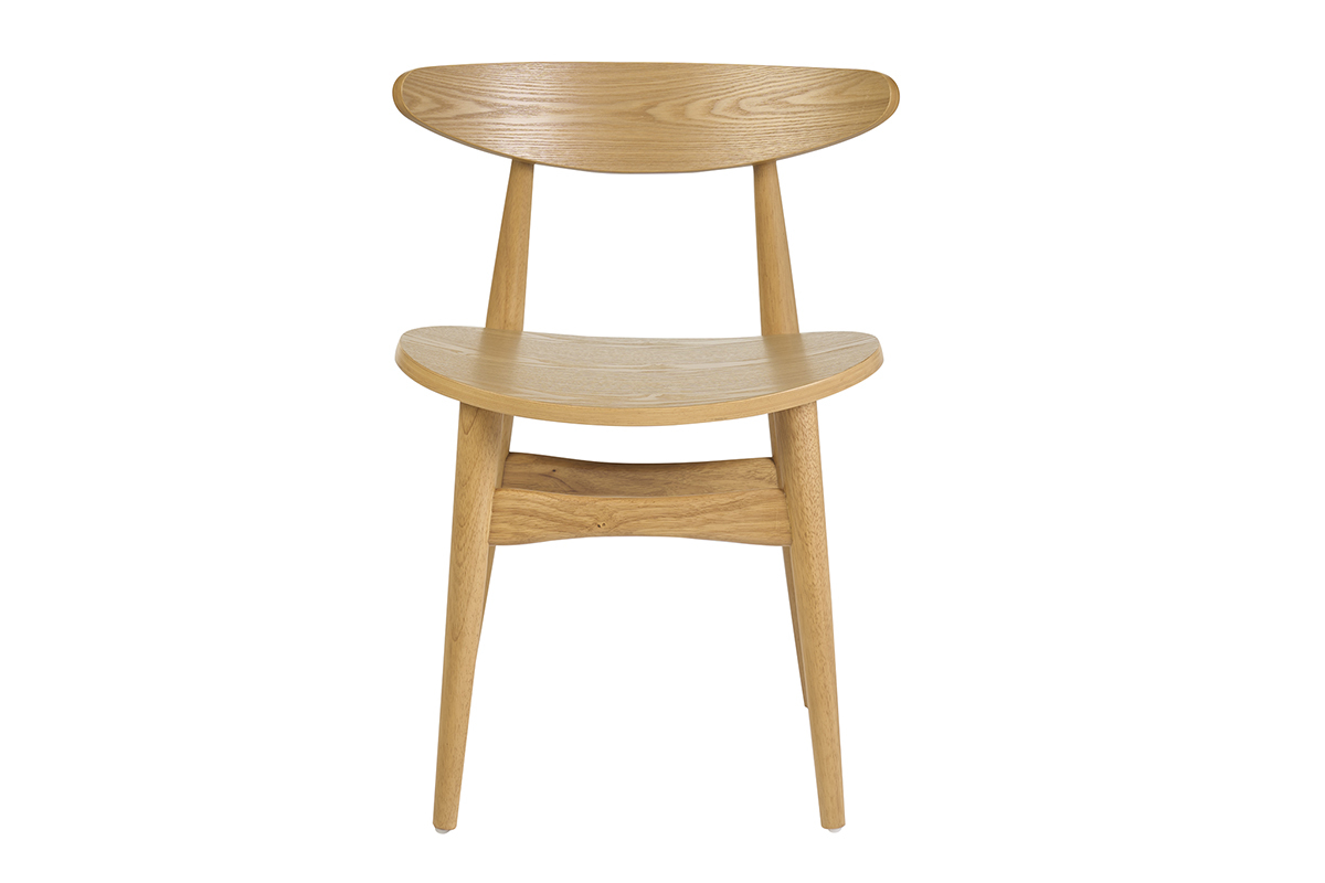 Silla escandinava de madera clara vista de frente, dise�o depurado con curvas suaves.