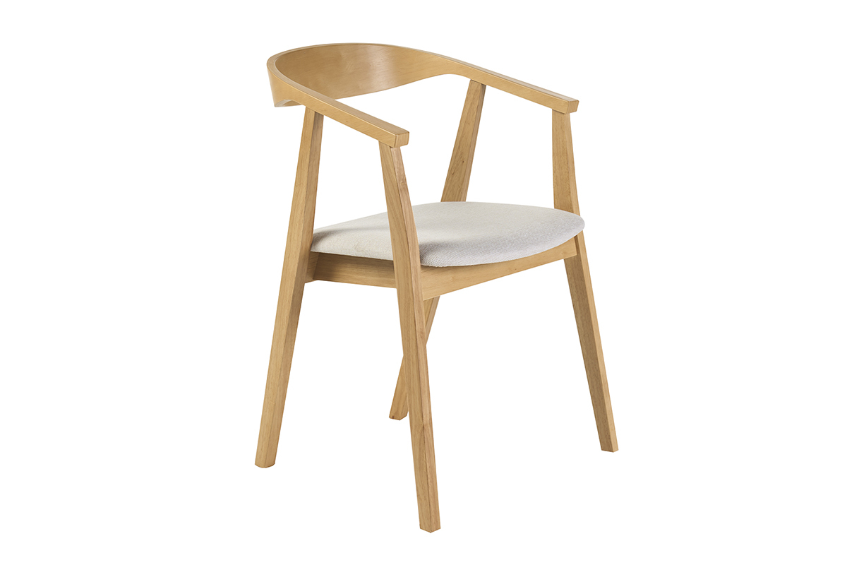 Silla escandinava de madera clara con asiento de tela beige, vista en 3/4