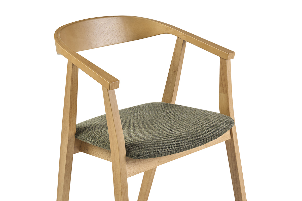 Silla escandinava BAHIA de madera clara con asiento de tela verde caqui, vista en tres cuartos