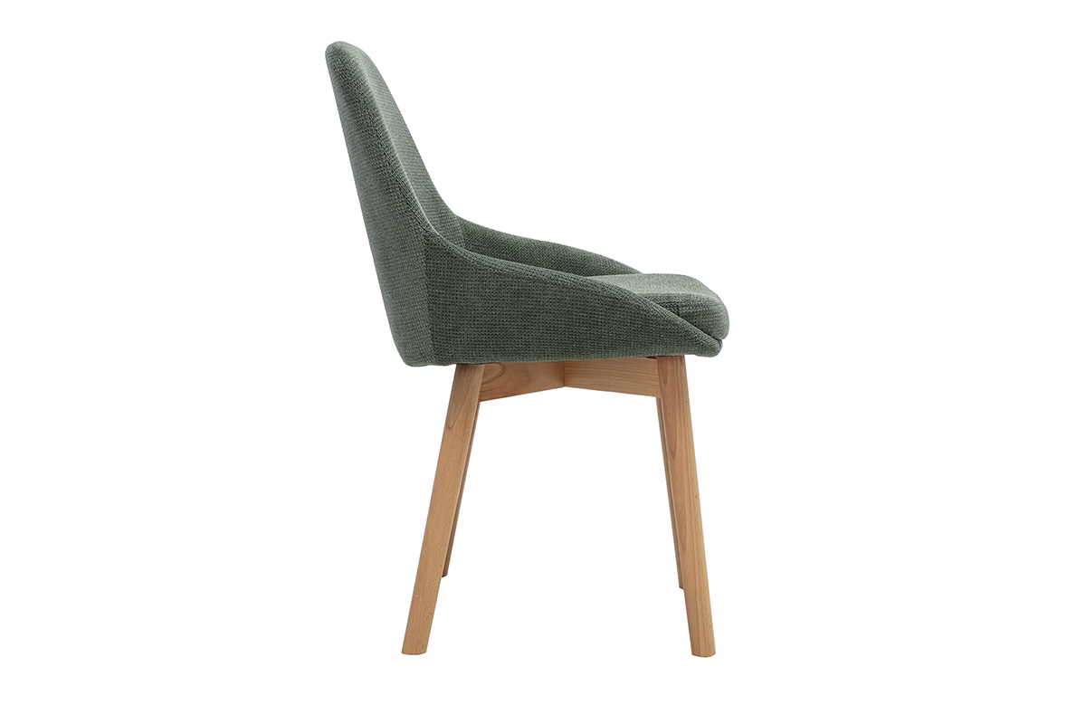Silla escandinava de tela chenilla verde caqui vista de perfil con patas de madera clara.