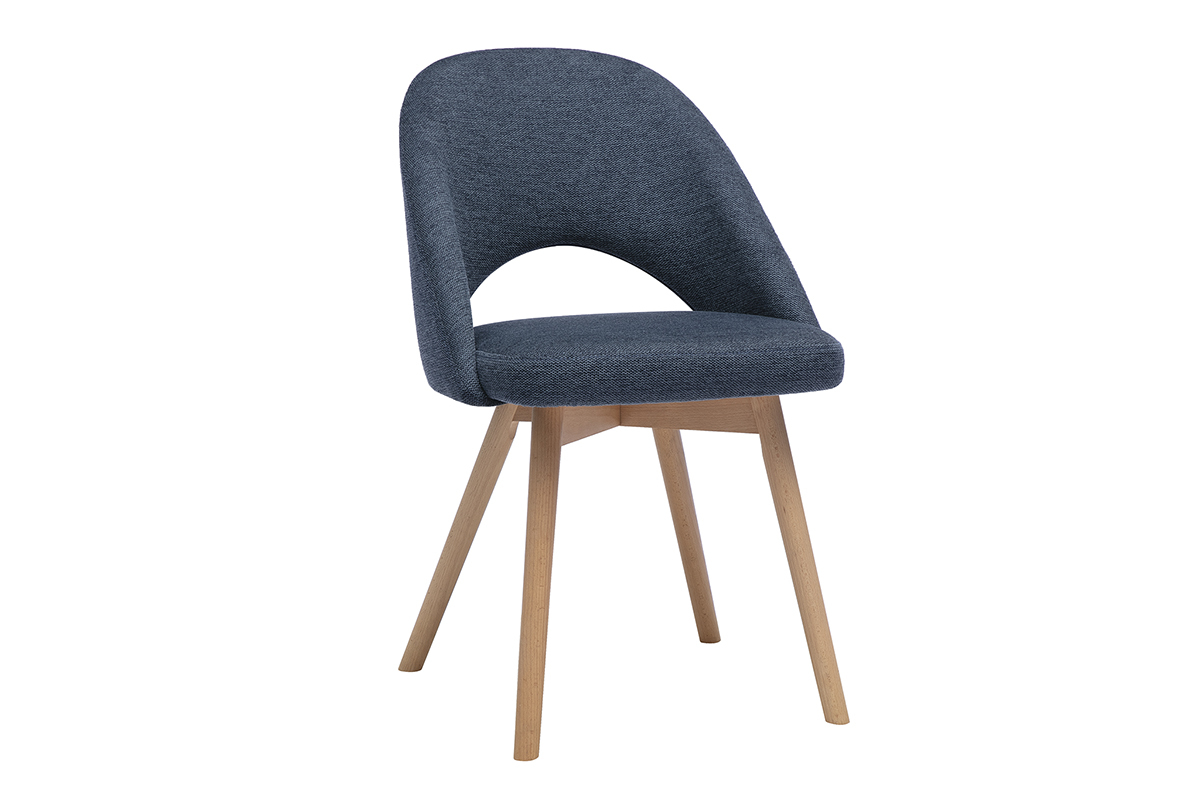 Silla escandinava de tela azul oscuro y madera clara, vista en 3/4